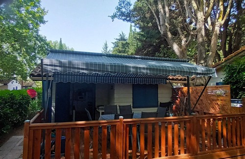 Villeneuve-les-Maguelone Ski Chalet | Chalet Dans Camping Avec Piscine, à 5 min de la Plage