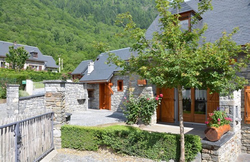 Peyragudes Cottage | Chalet Gite Louron Maison Génos Loudenvielle 5 p 2 ch, garage bicycle fishing WIFI