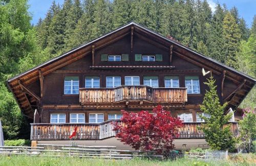 Adelboden Apartment | Chalet Gotthelf Gartenstudio, Ferien mit Hund