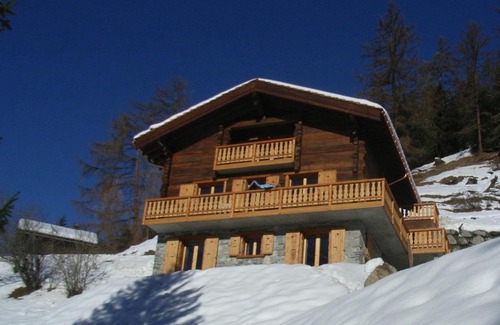 Ayer Ski Chalet | Chalet Grouse