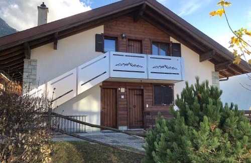 Graechen Apartment | Chalet Hedy Ferienwohnung