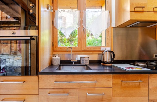 Saint-Oyen Ski Chalet | Chalet 'Helnes - Contemporain' with Mountain View, Private Terrace and Wi-Fi