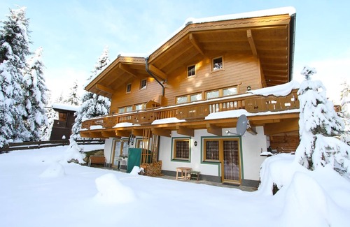 Hochkrimml House | Chalet Hochkrimml with sauna on the ski slope
