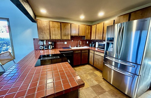Powell Butte Ski Chalet | Chalet Home with Mountain Views