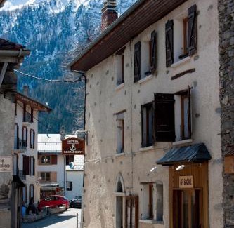 Peisey-Nancroix Hotel | Chalet Hotel La Tarine