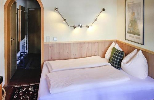 Dienten am Hochkoenig Apartment | Chalet in Dienten with Ski-In Access & Pool