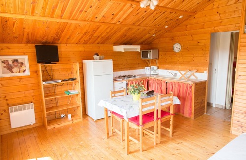 Cazouls-les-Beziers Ski Chalet | Chalet in a peaceful 2 hectare domain with heated swimming pool