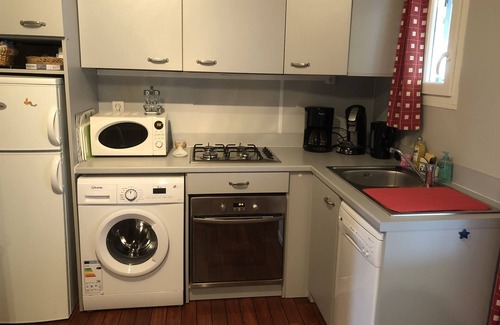 Saint-Pierre-d'Oleron Ski Chalet | Chalet in a private park in Saint Pierre D'oléron