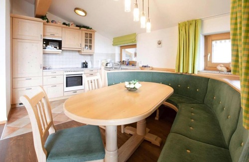 Konigsleiten Apartment | Chalet in Hohe Tauern with Panoramic Views