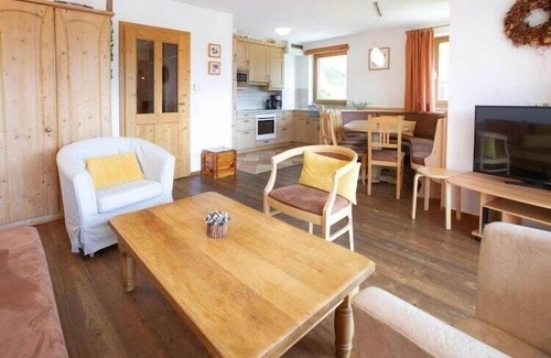 Konigsleiten Apartment | Chalet in Hohe Tauern with Panoramic Views