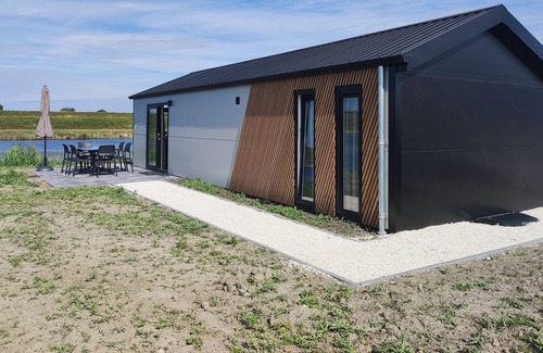 Kampen Ski Chalet | Chalet in Kampen OverIJssel right on the water