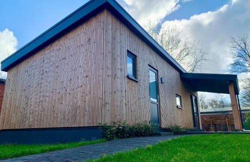Sint Maartensvlotbrug House | Chalet in Sint Maartenszee near Sandy Beach