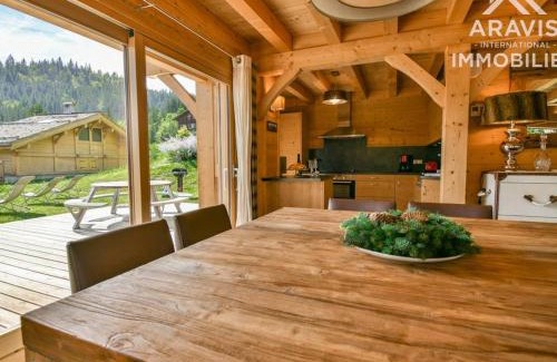 Le Grand-Bornand Ski Chalet | Chalet indépendant 4* pour 8 pers, 4 chambres, cheminée, cuisine équipée, Wifi, parking - FR-1-391-8