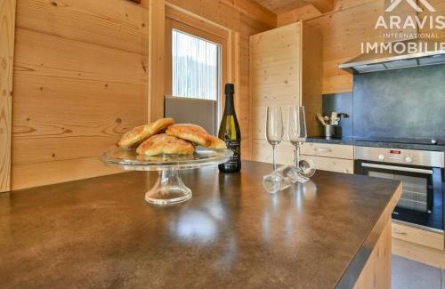 Le Grand-Bornand Ski Chalet | Chalet indépendant 4* pour 8 pers, 4 chambres, cheminée, cuisine équipée, Wifi, parking - FR-1-391-8