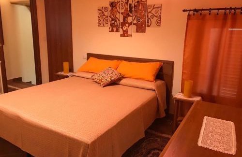 Naso House | Chalet indipendente con parcheggio privato servizio palestra