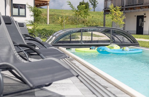 Inzell House | Chalet Inzell mit Sauna, Sommer-Pool und Hot Tub