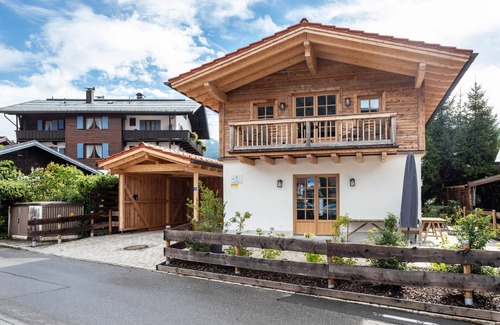 Reit im Winkl Ski Chalet | 'Chalet Kaisereck' with Terrace & Wi-Fi