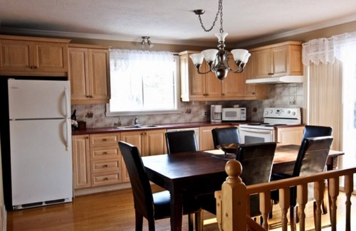 Saint-Jean-de-Matha House | Chalet Lac Vert: lakefront & spa
