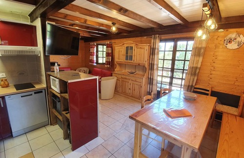 Champdray Ski Chalet | Chalet 'Le Chandeley' with Private Terrace, Private Garden and Wi-Fi