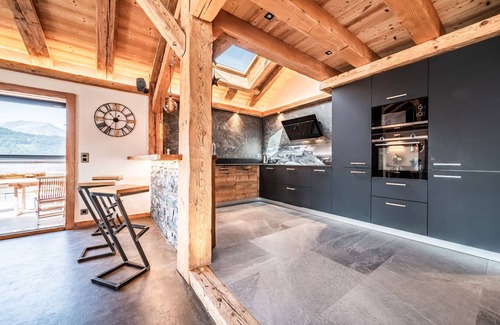 Abondance Ski Chalet | Chalet 'Le Perray Alpine Lodge' with Mountain View, Terrace and Wi-Fi