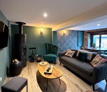 Boutx Ski Chalet | Chalet Le René-Sens - 5 pers - Grande terrasse - bain nordique SPA - Piscine