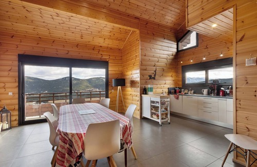 Les Angles Ski Chalet | Chalet Les Lupins in Les Angles – 6-8 guests, panoramic view, terrace, 10 min from ski slopes