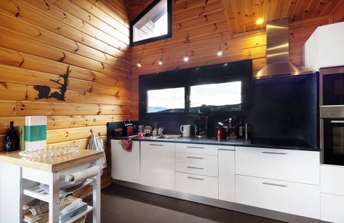 Les Angles Ski Chalet | Chalet Les Lupins in Les Angles – 6-8 guests, panoramic view, terrace, 10 min from ski slopes