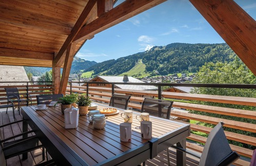 Montriond Ski Chalet | Chalet Les Noisettes - alpine holiday 14p with spa - OVO Network
