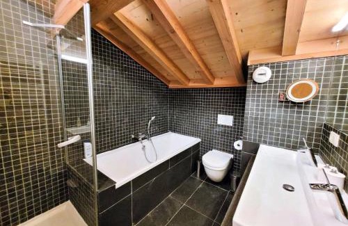 Les Gets Ski Chalet | Chalet Les Sauvageons - Grand luxe au cœur des Gets, avec piscine & hammam MAE-2431