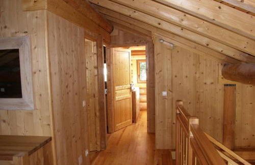 Superbolquere Ski Chalet | Chalet les SORBIERS, en rondins, classé 4*étoiles