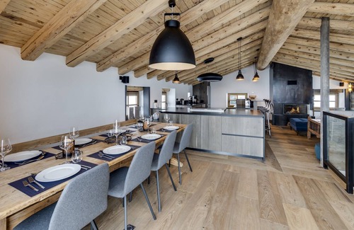 Le Fornet Ski Chalet | Chalet Loup - luxury 5 bedroom chalet in Le Fornet
