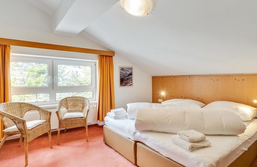 Sankt Anton am Arlberg Cottage | Chalet Martin Room 8 - Chalet Martin