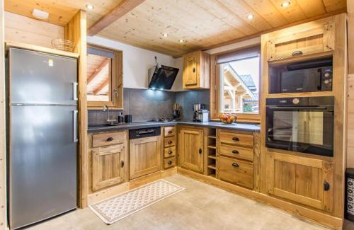 Le Praz de Lys Ski Chalet | Chalet Mazot Savoyard