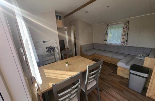 Kropswolde Apartment | Chalet Meerwijck mit Terrasse am Wasser und Meer mit Schwimmbad