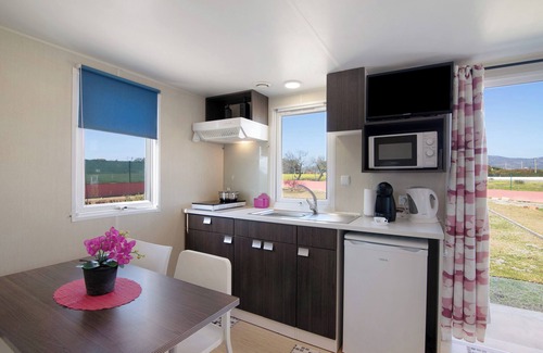 Olhao Ski Chalet | Chalet "Mobile Home 2 - Olhão" with Mountain View, Shared Pool & A/C