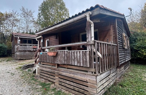 Roquefeuil Ski Chalet | Chalet 'Montana 4 4pers' with Mountain View, Shared Pool and Wi-Fi