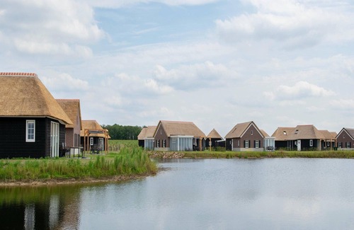 Municipality of Geldrop-Mierlo Ski Chalet | Chalet near Eindhoven in a Green Oasis
