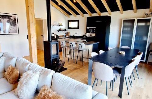 Montalbert Ski Chalet | Chalet neuf 2024 pour 12 pers. avec jacuzzi, ski-room et parking à La Plagne - FR-1-755-15