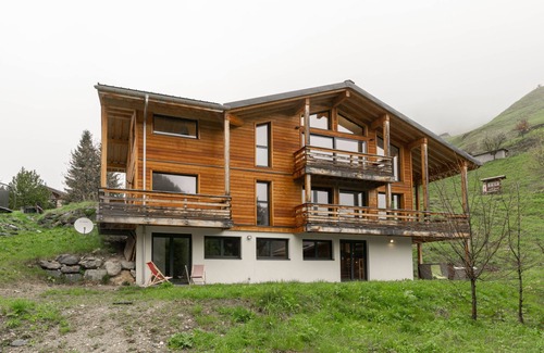 Nancroit Ski Chalet | Chalet 'Olbios' with Mountain View, Shared Terrace and Wi-Fi