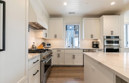 Truckee House | Chalet on Shady Lane at Schaffer's Mill, 4BDRM, Club Amenities, Ski & Golf!