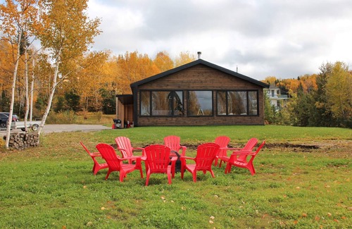 Lac-Bouchette Ski Chalet | Chalet on the edge of Lac des Commissaires