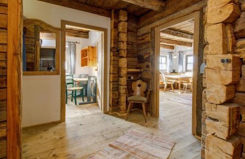 Zettersfeld Ski Resort Apartment | Chalet on Zettersfeld with Dolomite Views