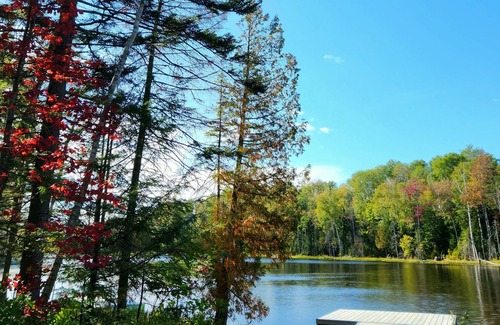 Chertsey Ski Chalet | Chalet Orkidea ᪥ Hot Tub, Lake Access, Kayaks ♥
