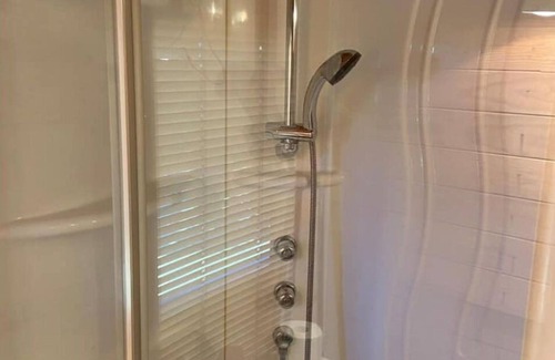 Guethary Ski Chalet | Chalet, Piscine Chauffée a 29 Degrés, au Calme Avec Parking Privé et Aperçu mer