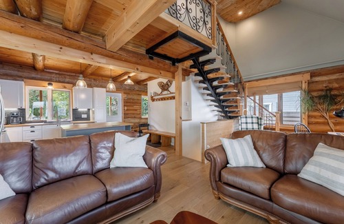 Saint-Emile-de-Suffolk Ski Chalet | Chalet Pommette | Spa | Sandy Beach | Kayaks & Rowboat | Fireplace & Firepit