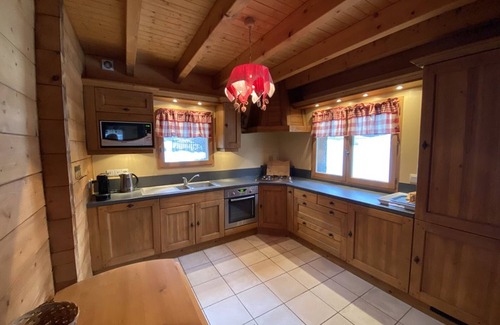 Crest-Voland Ski Chalet | Chalet pour 9, à 100m des pistes, proche commerces, avec wifi et confort complet