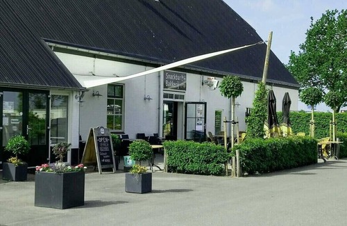Serooskerke Ski Chalet | Chalet "Rustiek" in the family paradise "Olmenveld", Zeeland