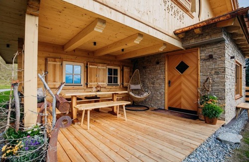 Schonbach Ski Chalet | Chalet Salzach near Ski Lift & Spa