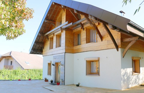 Eteaux Ski Chalet | Chalet Savoyard Balcon de Villy