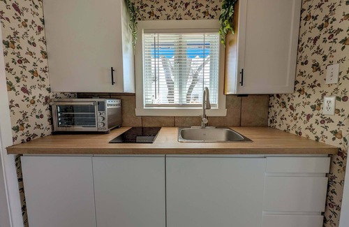 Cap-Saint-Ignace Ski Chalet | Chalet Studio #6 Waterfront with Spa, Fireplace & Wifi